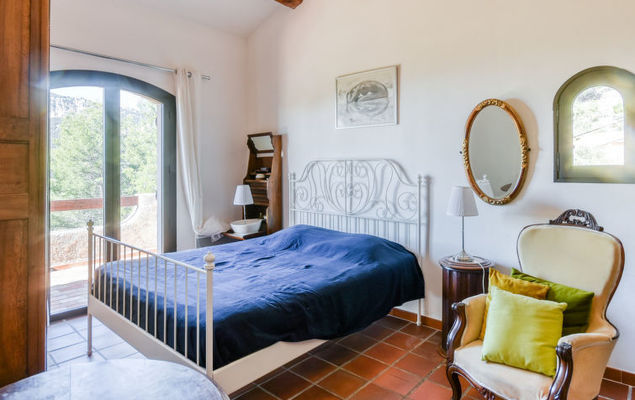 Les Baux Rouges - Photo 3